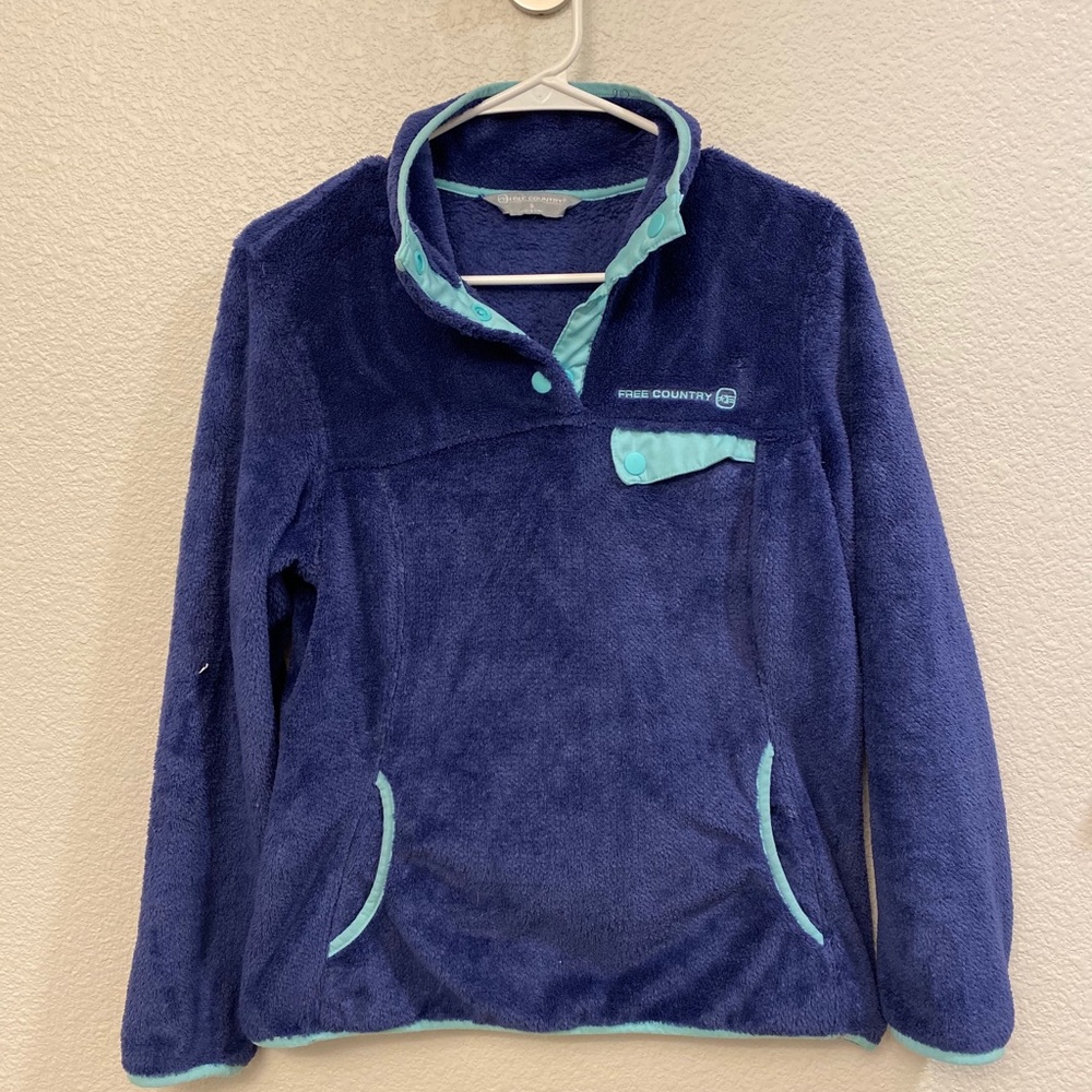 Small Free Country Pullover